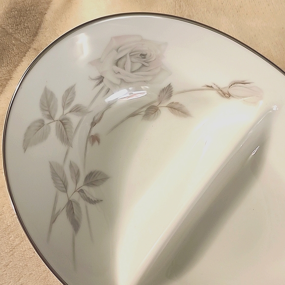 MCM Noritake Melrose Divided Dish Large EUC Beautiful. - Picture 2 of 4